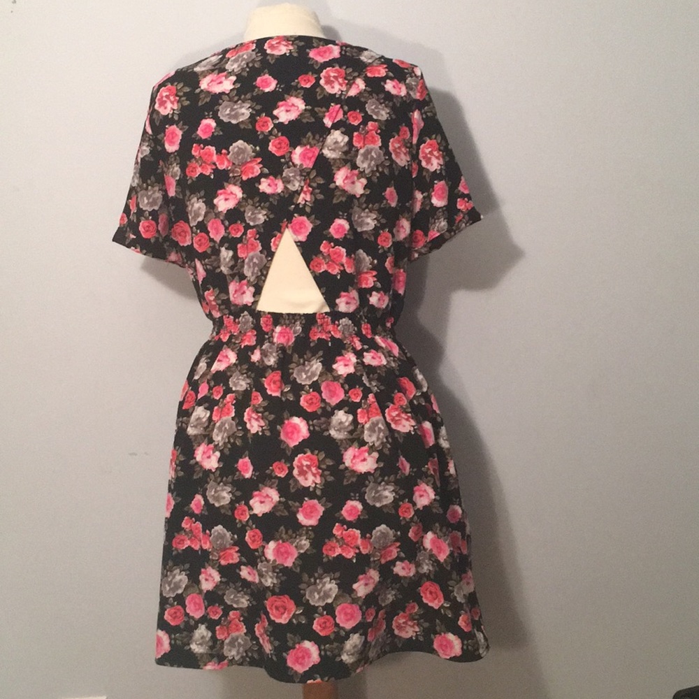 Black and Floral dress - Picture 2 of 2